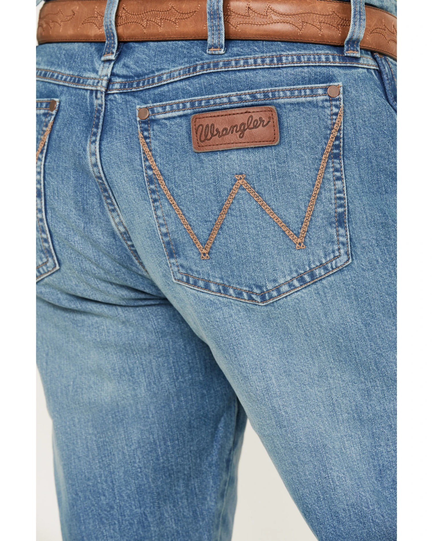 Wrangler Retro Men's Buffalo Pass Light Wash Slim Straight Stretch Jeans 5 Wrangler Retro Men's Buffalo Pass Light Wash Slim Straight Stretch Jeans - Image 3